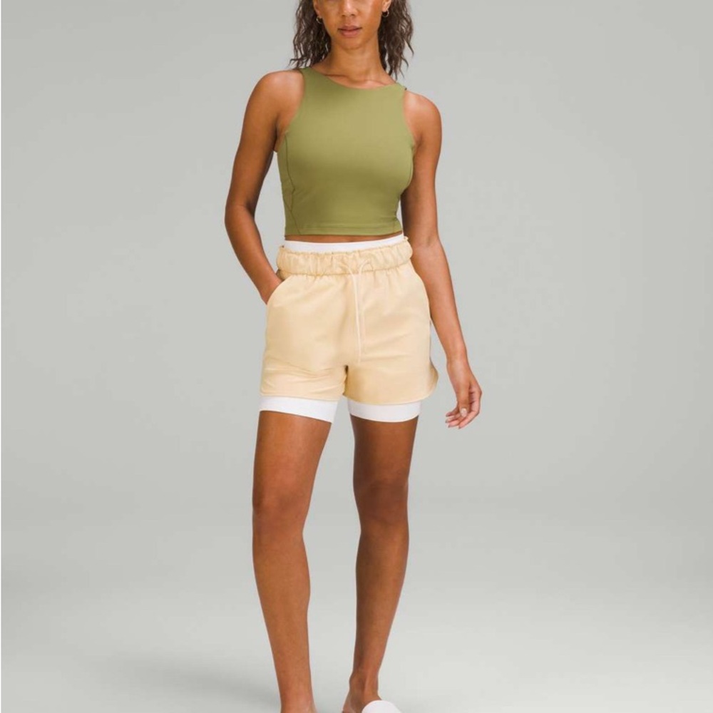 Lululemon Stretch Luxtreme High-Rise Short 3.5"
Prosecco  4